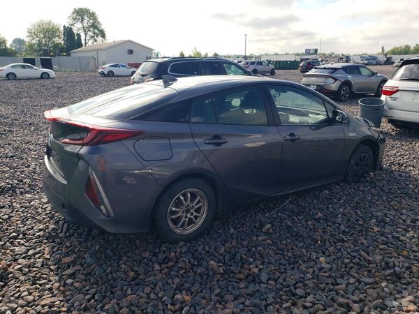 2022 TOYOTA PRIUS