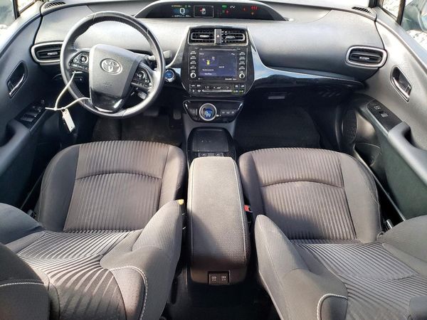 2022 TOYOTA PRIUS