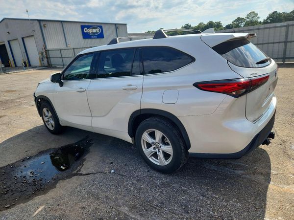 2021 TOYOTA HIGHLANDER LE