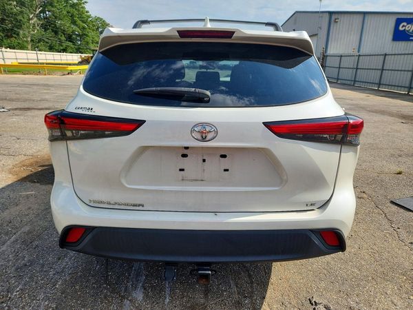 2021 TOYOTA HIGHLANDER LE