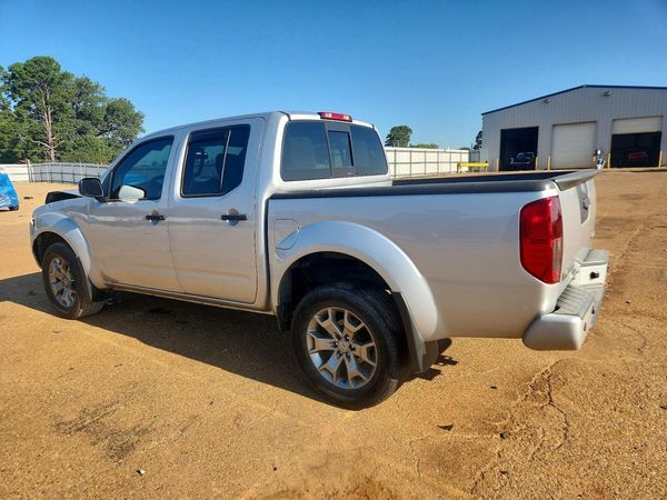 2020 NISSAN FRONTIER