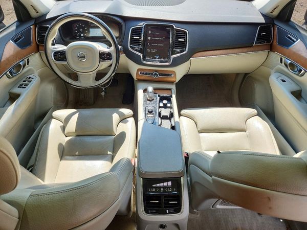 2016 VOLVO XC90 SV42 Momentum