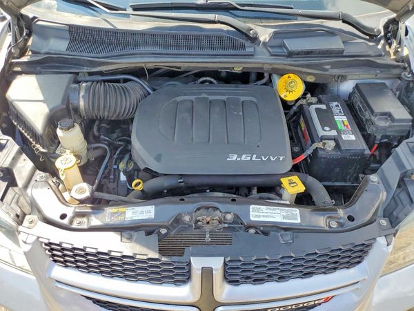 2017 DODGE CARAVAN GT — Engine bay