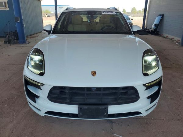 2017 PORSCHE MACAN