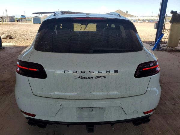 2017 PORSCHE MACAN