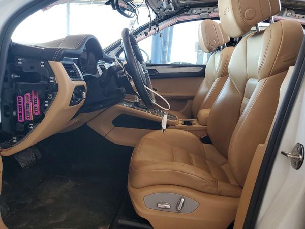 2017 PORSCHE MACAN