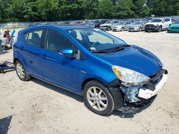 2014 TOYOTA PRIUS