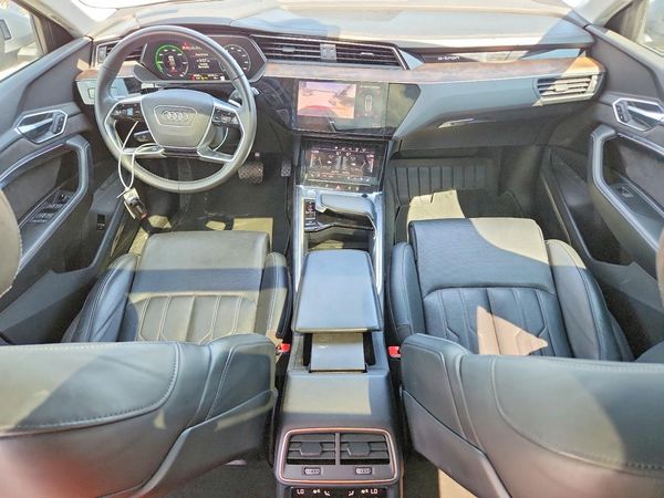 2019 AUDI E-TRON e-tron quattro Prestige