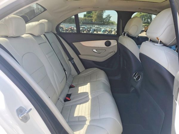 2016 MERCEDES-BENZ C C300