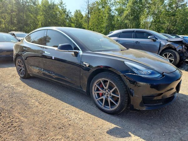 2020 TESLA MODEL 3 — Passenger 3/4