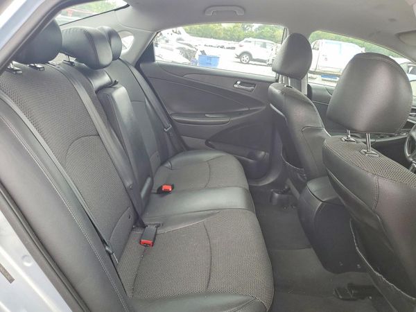 2012 HYUNDAI SONATA
