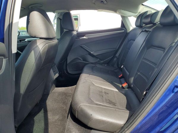 2017 VOLKSWAGEN PASSAT