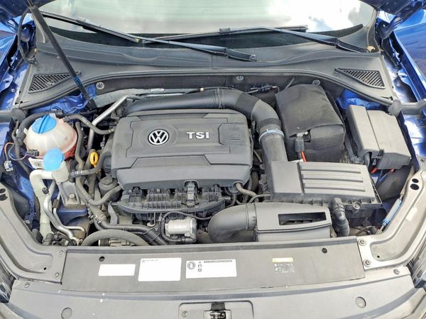 2017 VOLKSWAGEN PASSAT