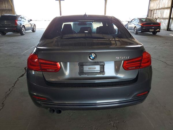 2018 BMW 330