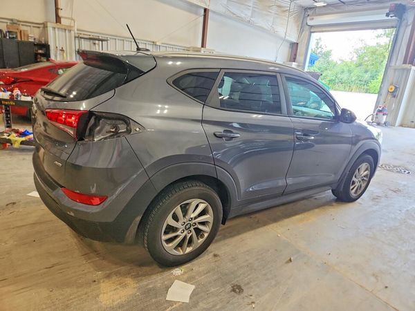 2016 HYUNDAI TUCSON