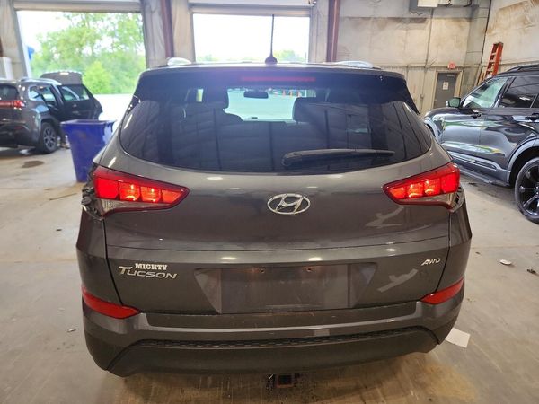 2016 HYUNDAI TUCSON