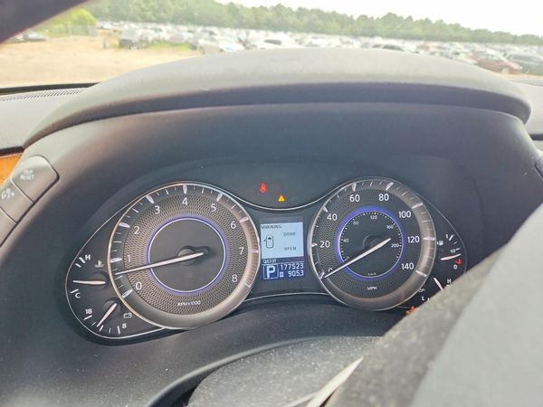 2012 INFINITI QX56 BASE