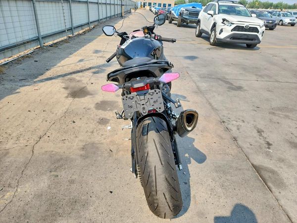 2026 BMW S 1000