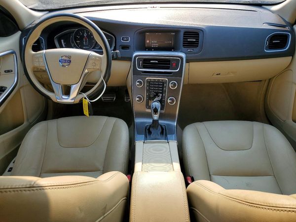 2015 VOLVO S60 Premier (non R design)