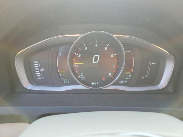 2015 VOLVO S60 Premier (non R design)