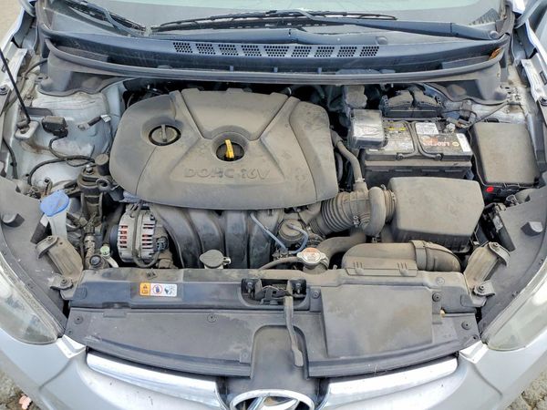 2016 HYUNDAI ELANTRA — Engine bay