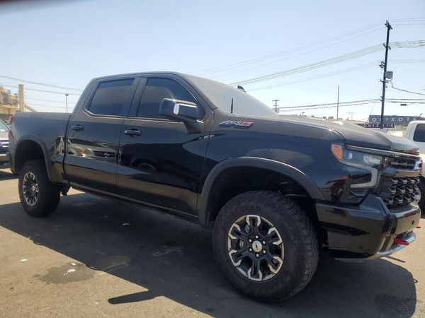 2025 CHEVROLET SILVERADO ZR2 — Passenger 3/4