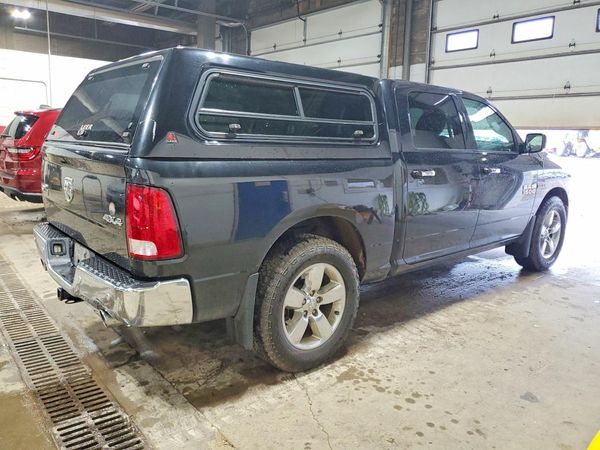 2016 RAM 1500 SLT
