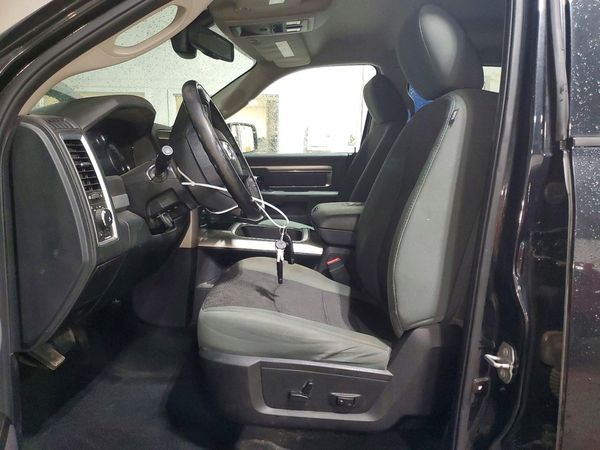 2016 RAM 1500 SLT