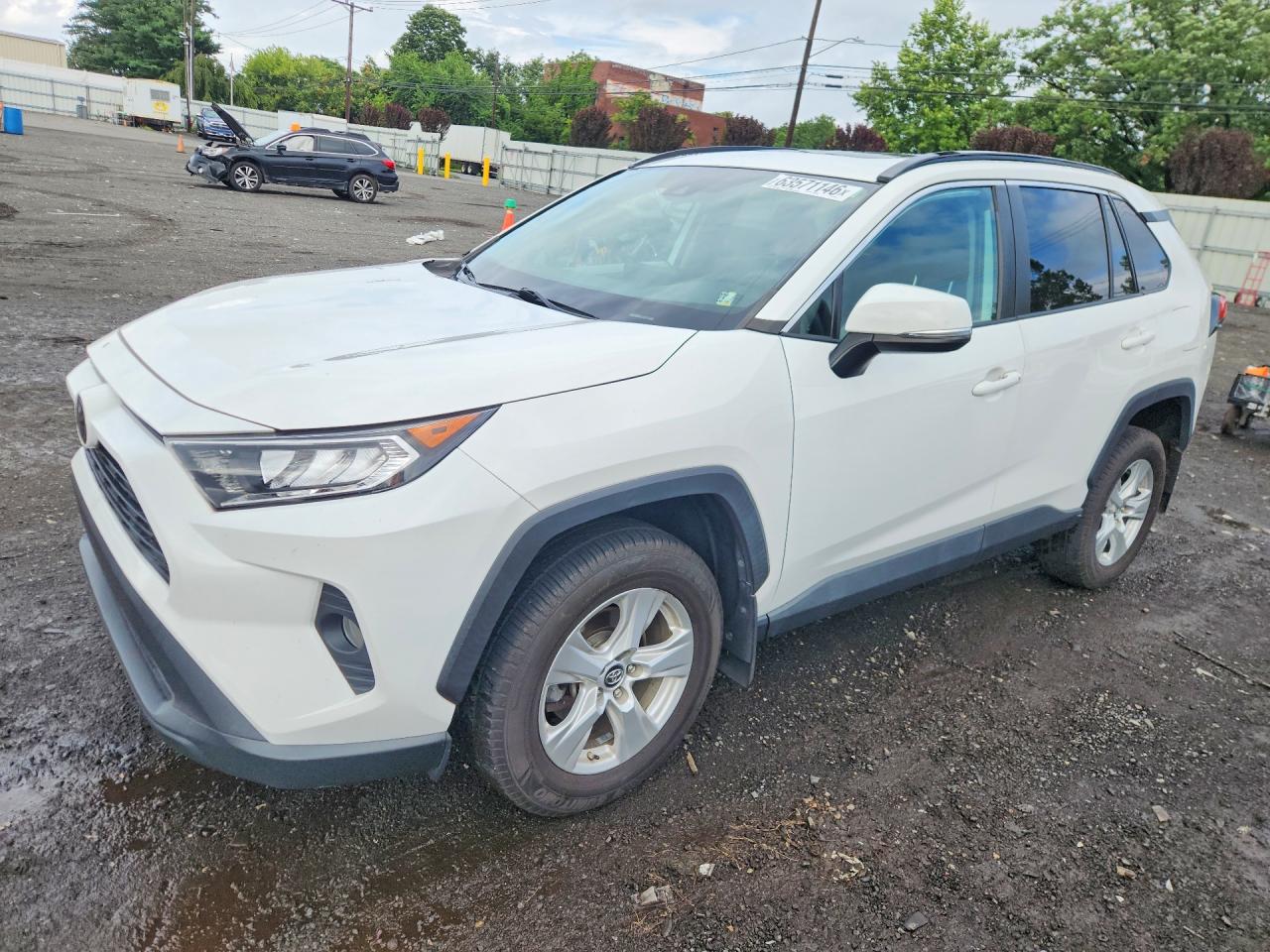 2019 TOYOTA RAV4 XLE / XLE Premium 4WD