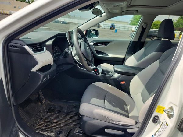 2019 TOYOTA RAV4 XLE / XLE Premium 4WD