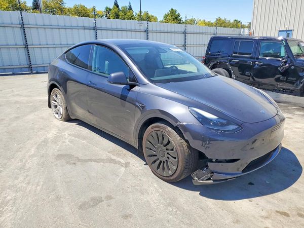 2024 TESLA MODEL Y