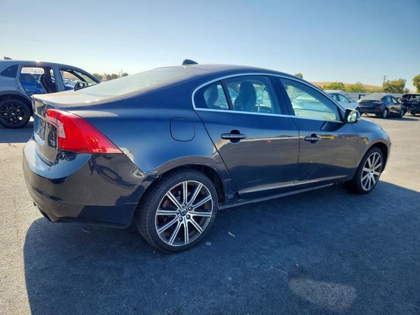 2014 VOLVO S60