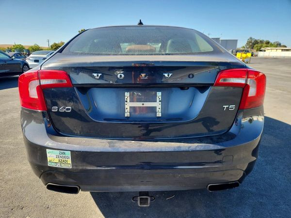 2014 VOLVO S60
