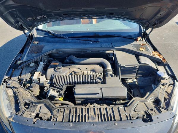 2014 VOLVO S60