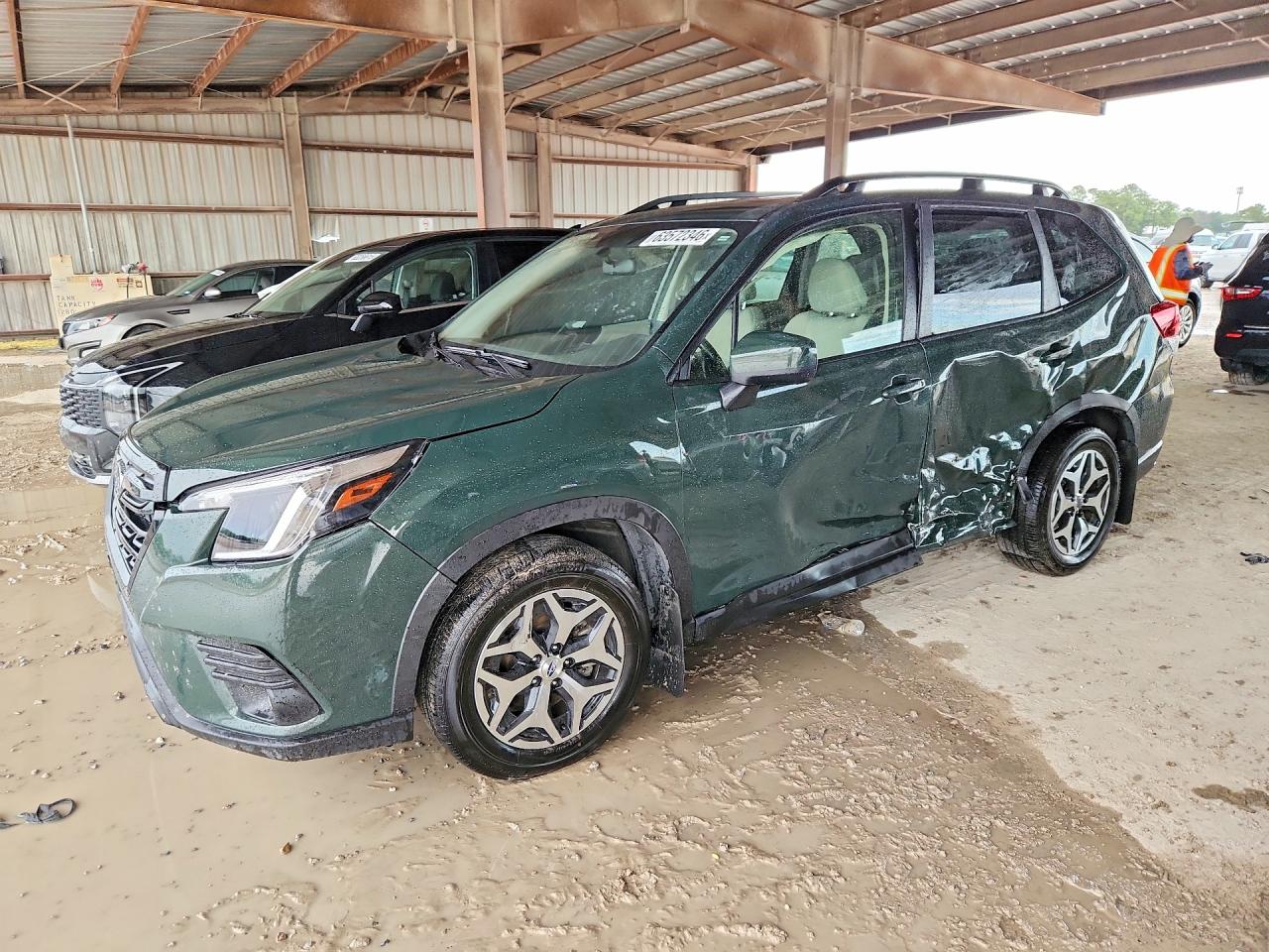 2022 SUBARU FORESTER Premium