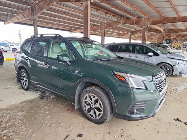 2022 SUBARU FORESTER Premium