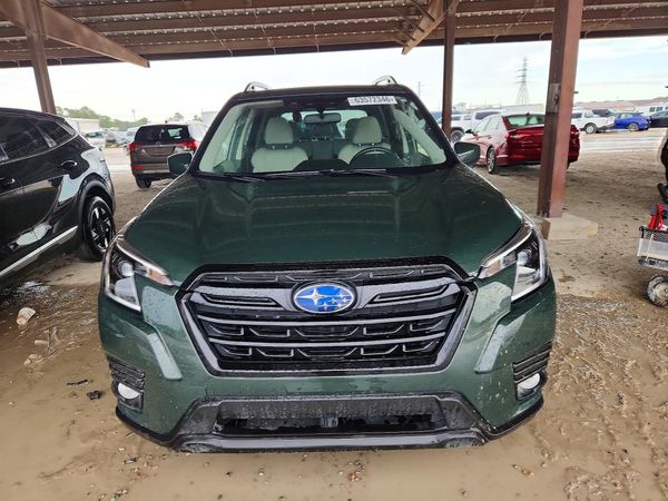 2022 SUBARU FORESTER Premium