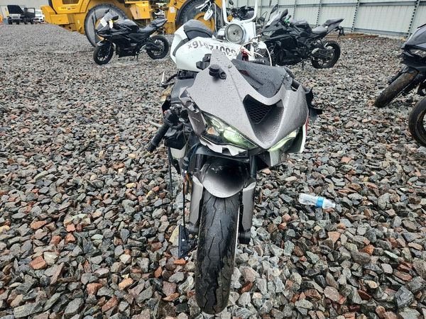 2025 KAWASAKI ZX636