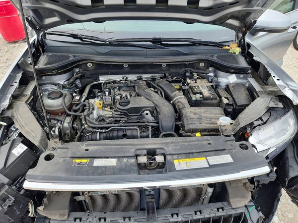 2022 VOLKSWAGEN TAOS