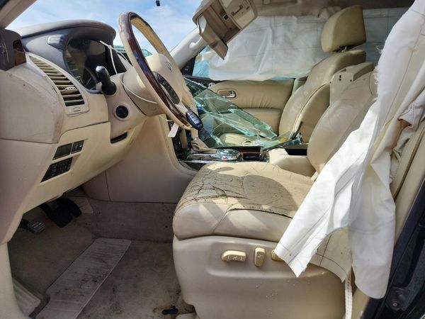 2012 INFINITI QX56 BASE — DENT