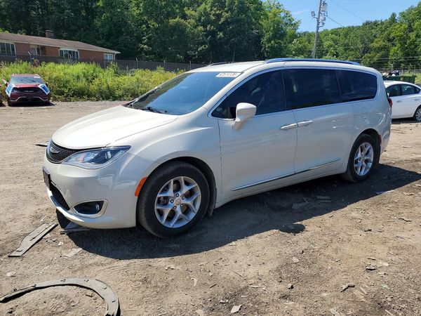 2017 CHRYSLER PACIFICA Touring L Plus