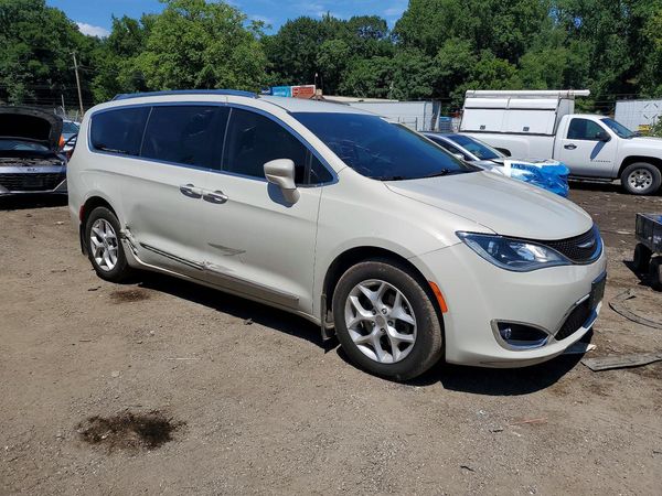 2017 CHRYSLER PACIFICA Touring L Plus