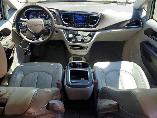 2017 CHRYSLER PACIFICA Touring L Plus