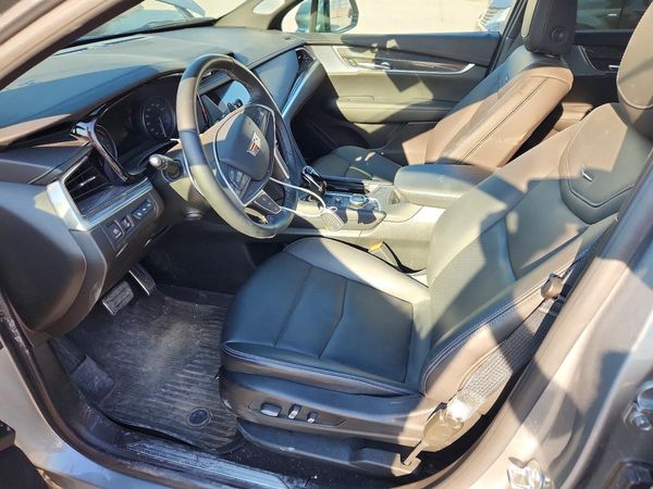 2025 CADILLAC XT5