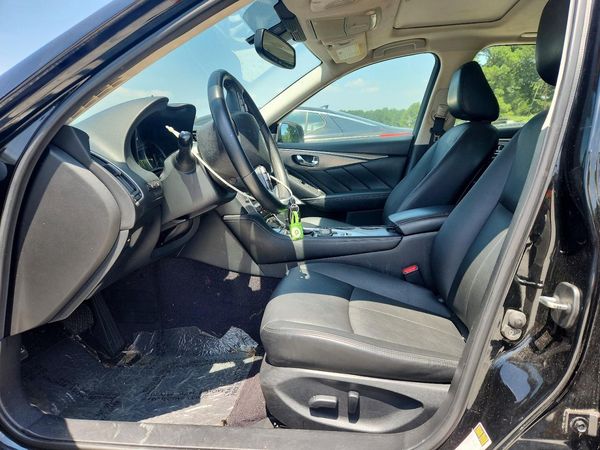 2017 INFINITI Q50