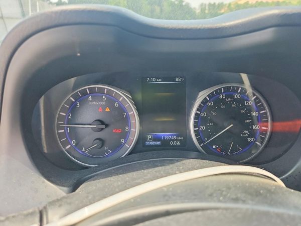 2017 INFINITI Q50