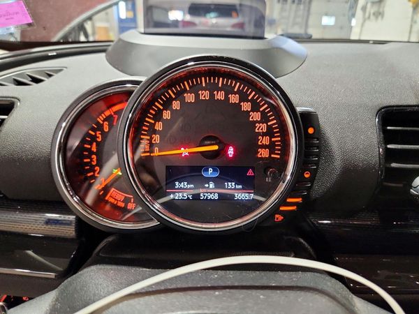 2017 MINI COOPER