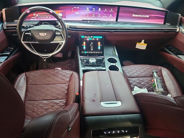 2025 CADILLAC ESCALADE