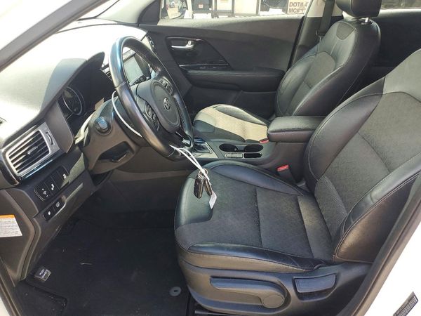2017 KIA NIRO