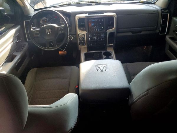 2014 RAM 1500 SLT CREW CAB 4X4